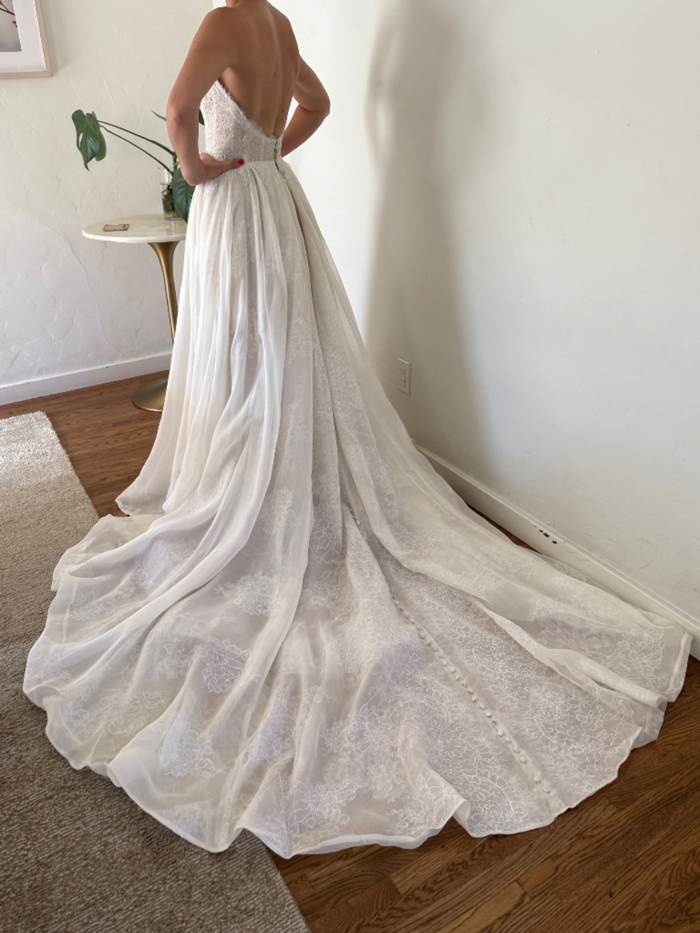 Wedding Dress - Picture 3 of 15